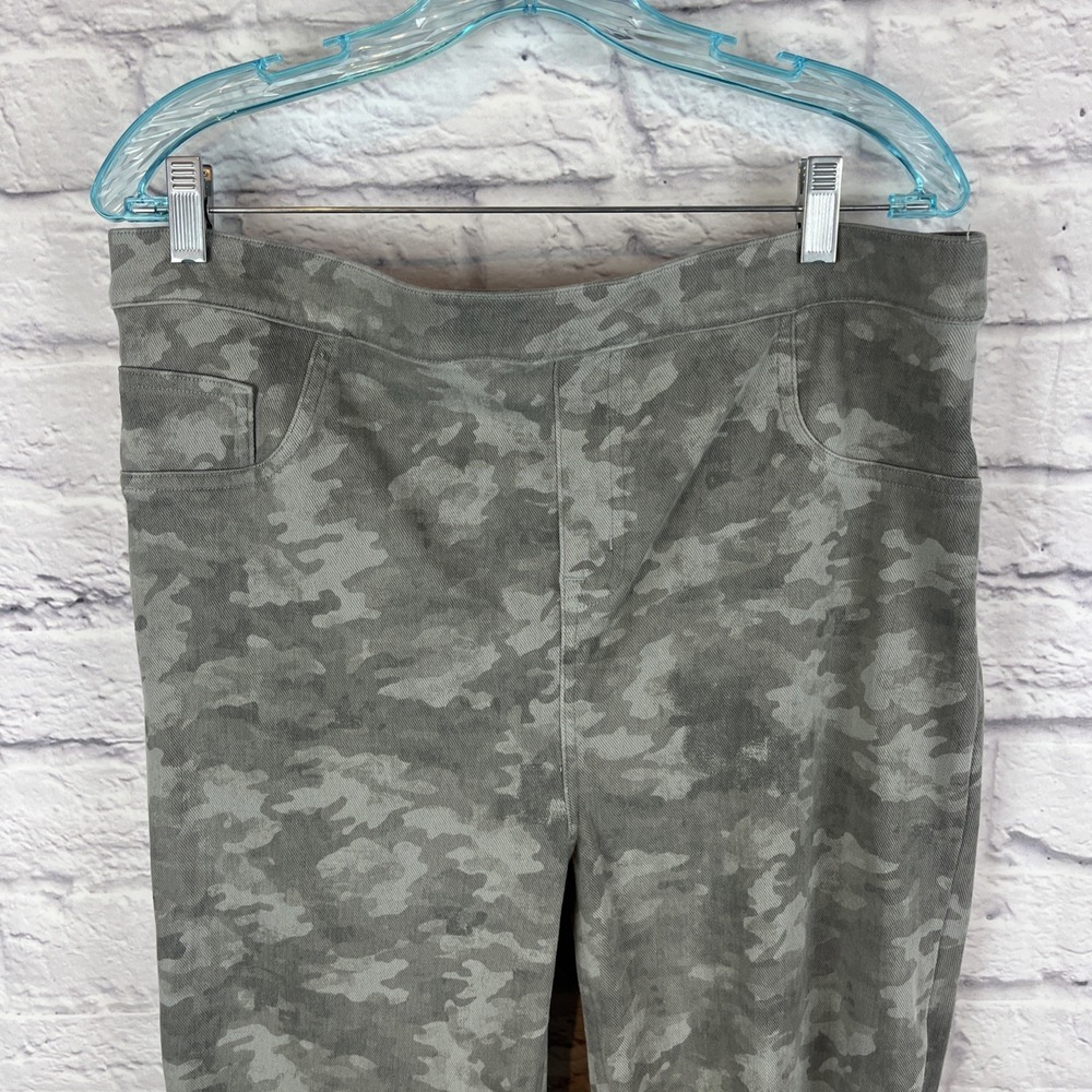 Spanx Women's Y2K Athleisure Stetch Flattering Ankle Grey Camo Leggings 2X - Picture 2 of 8